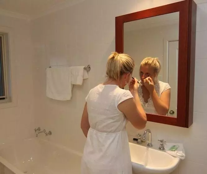 Moore Park Apartments