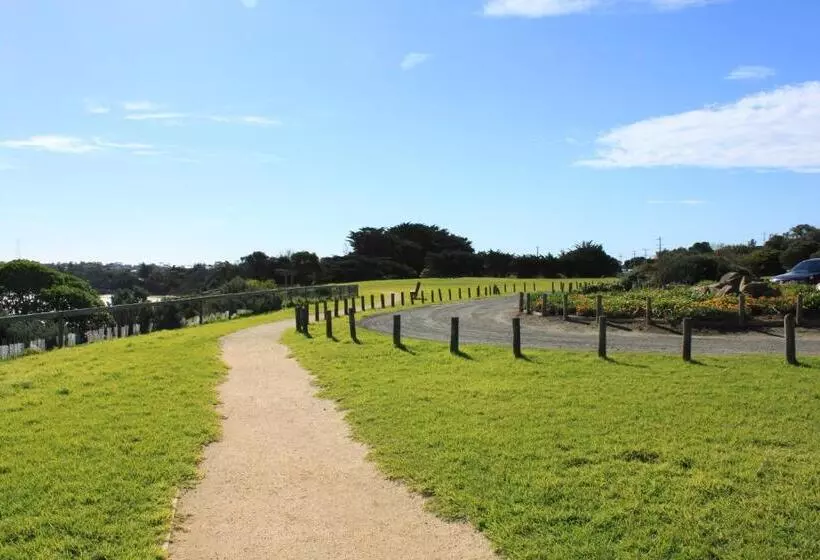 Pelicans Motel San Remo