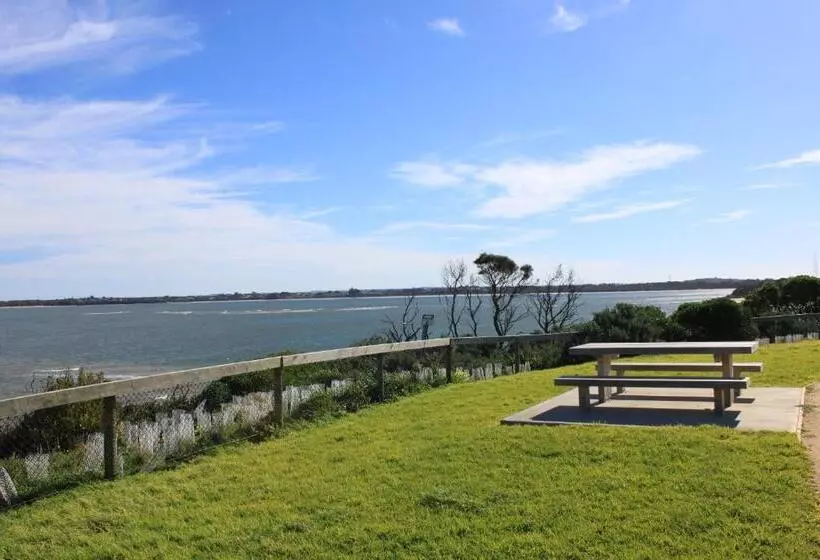 Pelicans Motel San Remo