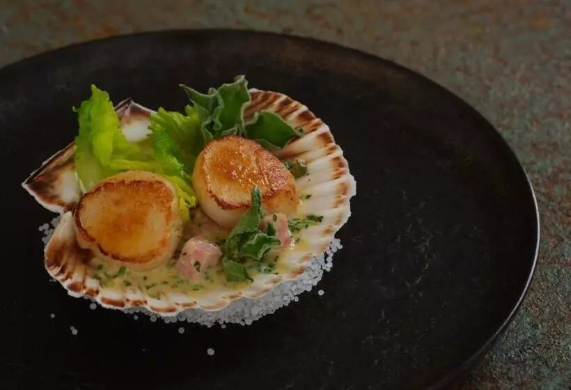 פנסיון The Fish