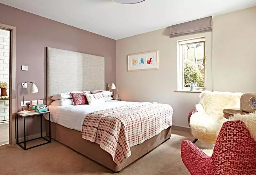 פנסיון The Fish