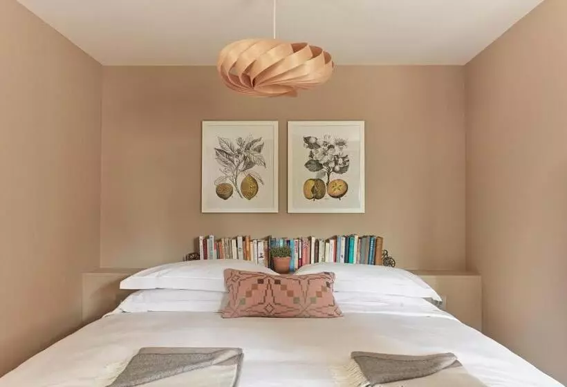 פנסיון The Fish