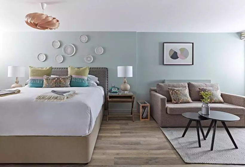 פנסיון The Fish