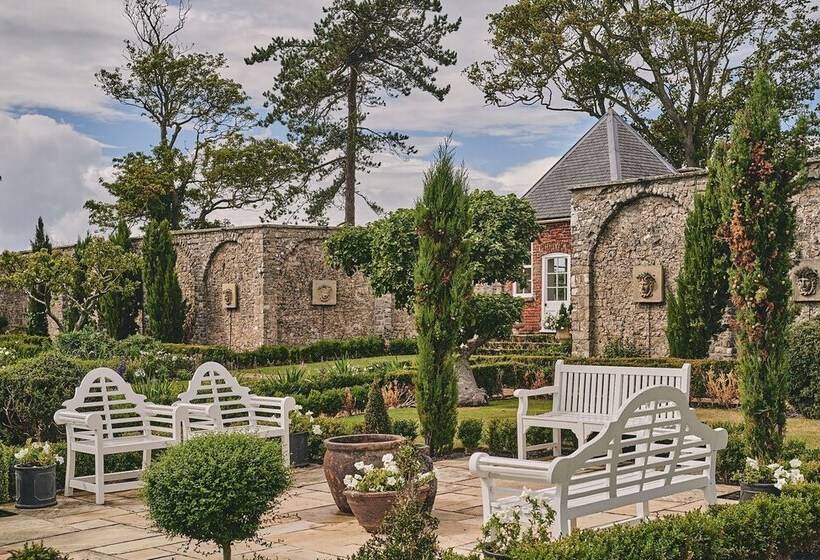 Alium Cottage Gileston Manor