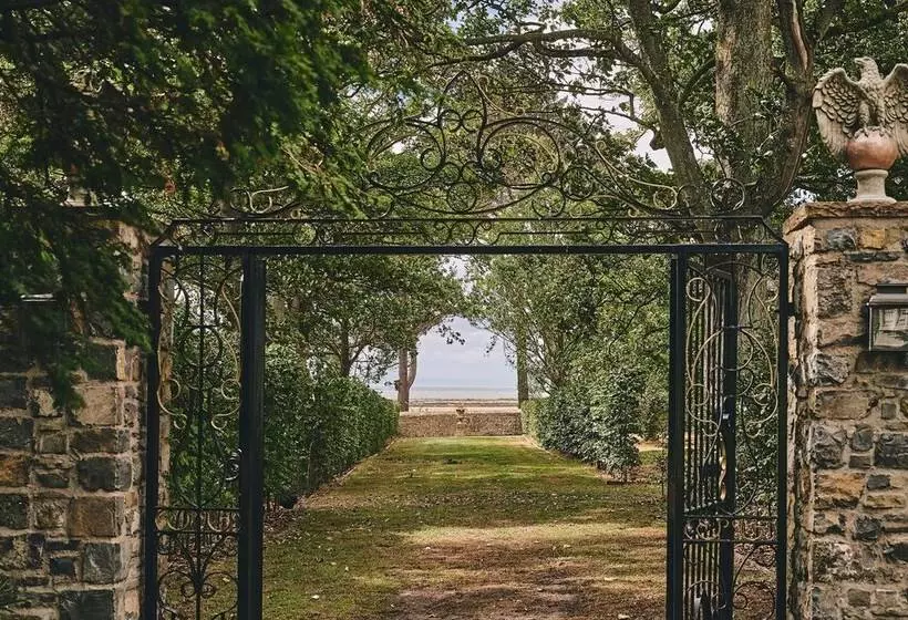 Alium Cottage Gileston Manor