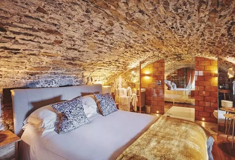 Alium Cottage Gileston Manor