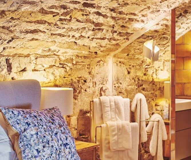 Alium Cottage Gileston Manor