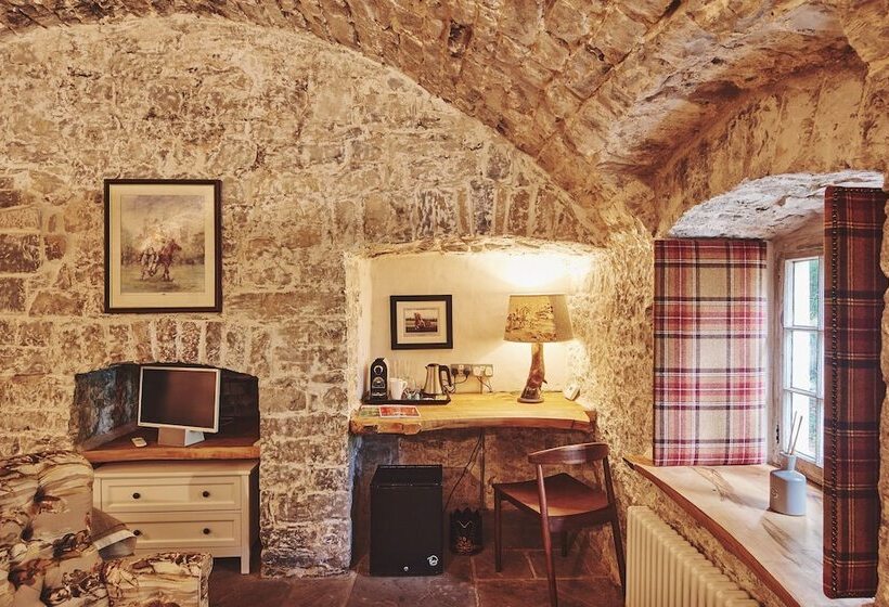 Alium Cottage Gileston Manor