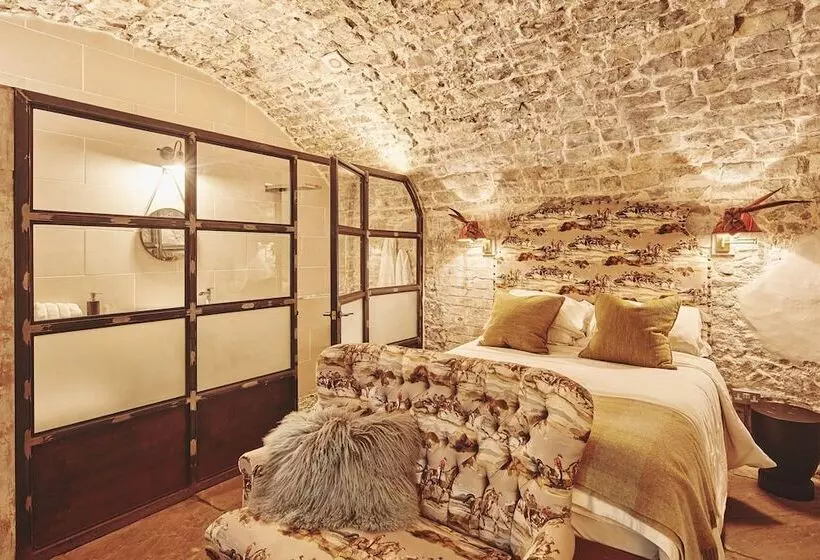 Alium Cottage Gileston Manor