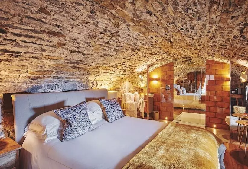 Alium Cottage Gileston Manor