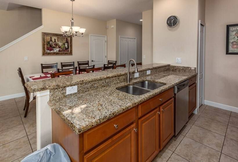 Paradise Palms Ru580