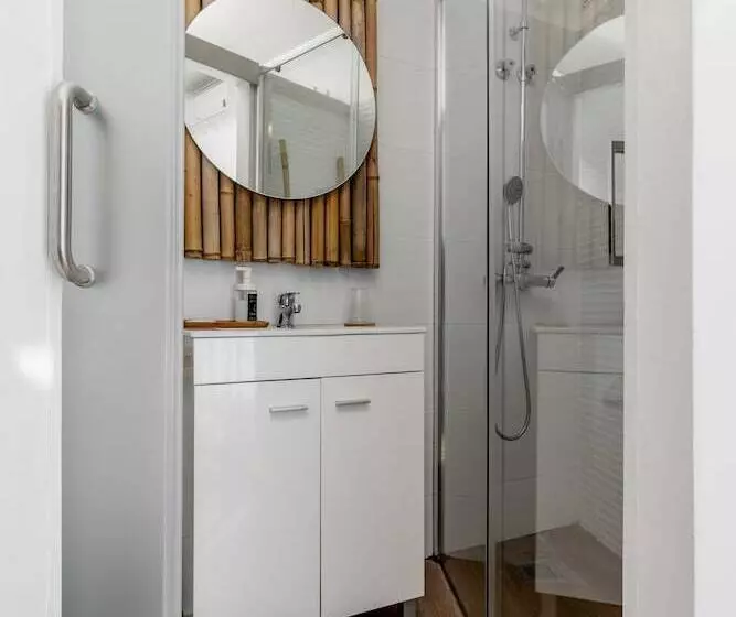 Majatalo Villa Center