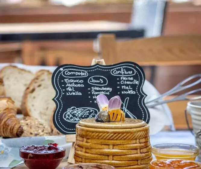 Majatalo Villa Center