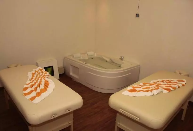 Africana Hotel & Spa