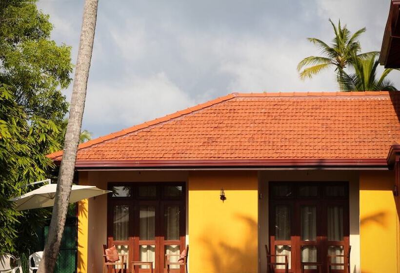 فندق Airport Villa