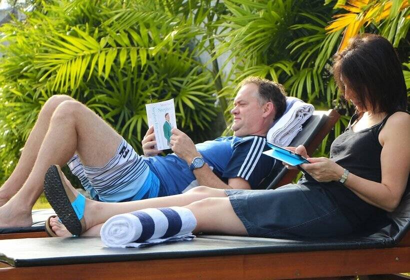 فندق Airport Villa