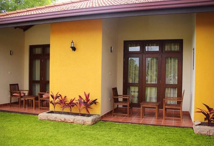 فندق Airport Villa