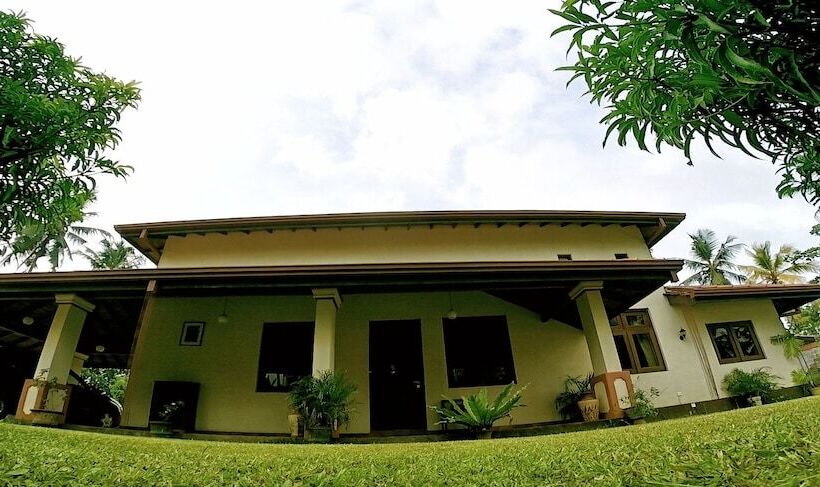 فندق Airport Villa