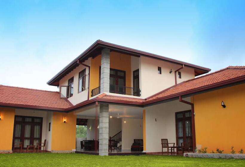 فندق Airport Villa