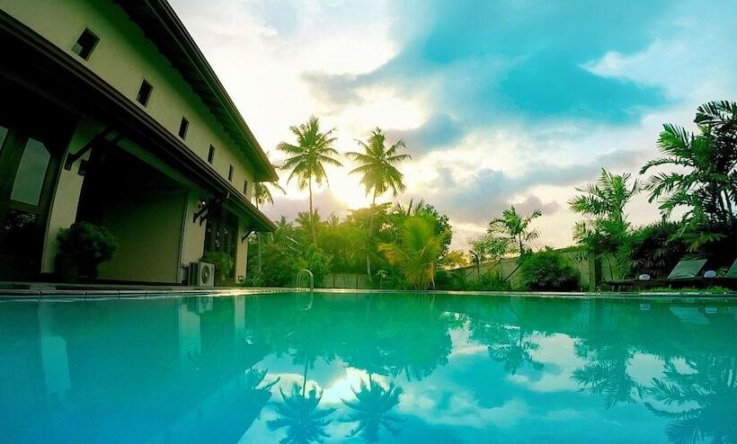 فندق Airport Villa