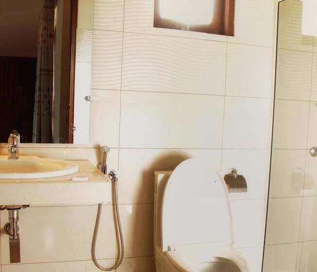 فندق Airport Villa