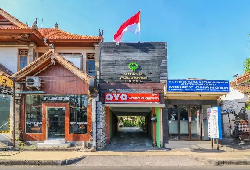 Capital O 1666 Grand Pudjawan Hotel Near Kuta Beach