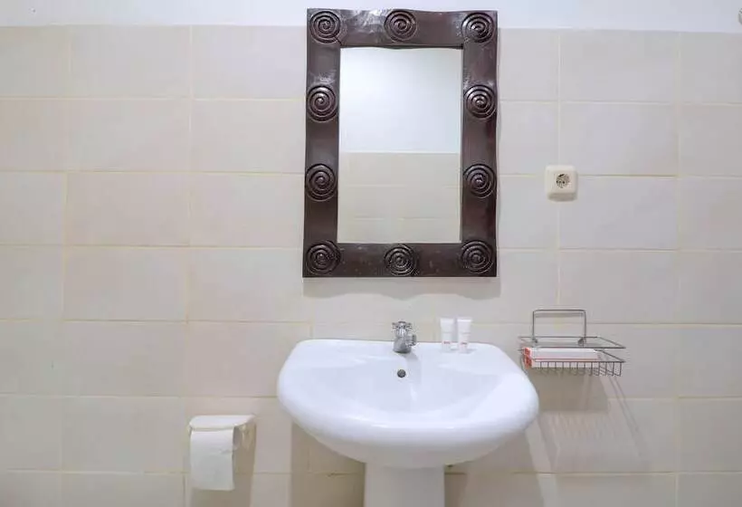 Capital O 1666 Grand Pudjawan Hotel Near Kuta Beach
