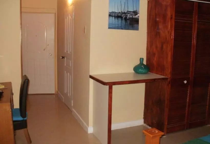 هتل Innflight Suites