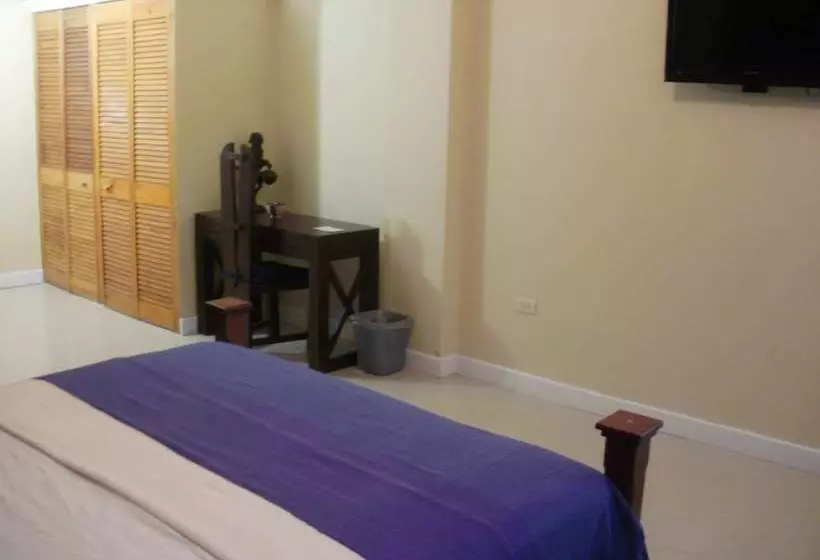 هتل Innflight Suites