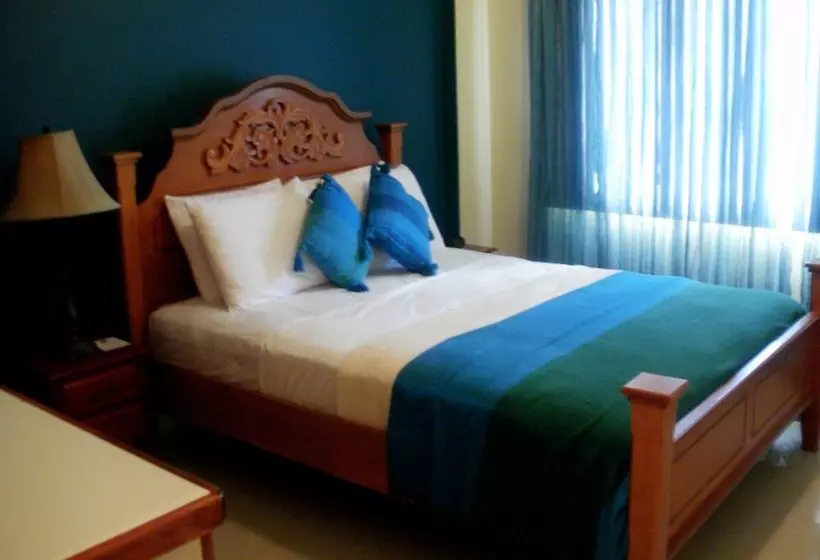 هتل Innflight Suites