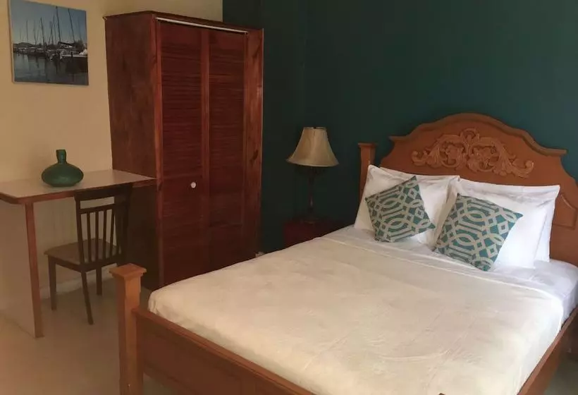 هتل Innflight Suites