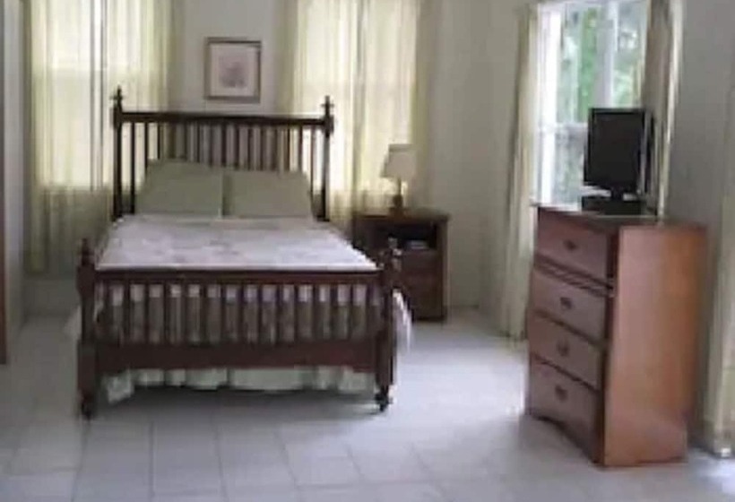 هتل Sea Crest Inn