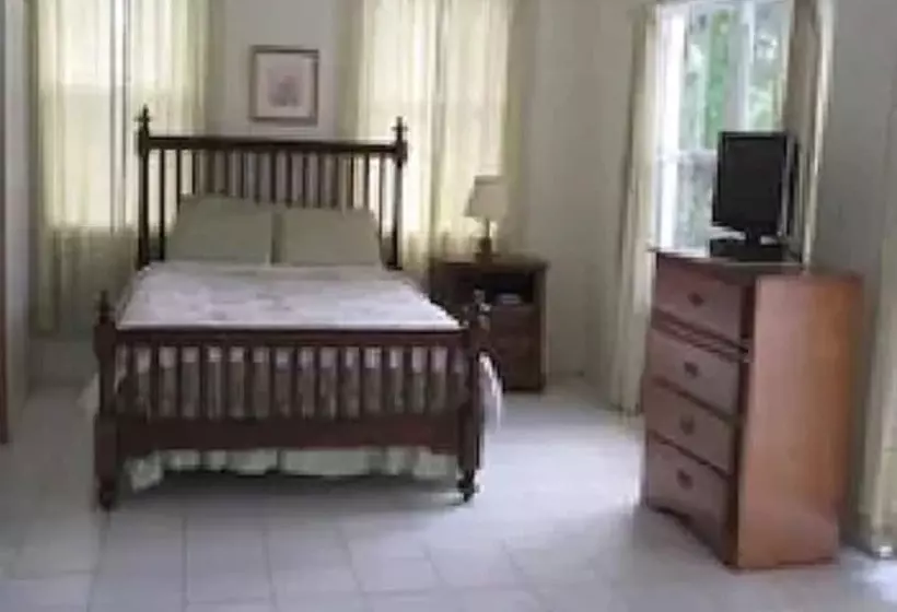 هتل Sea Crest Inn