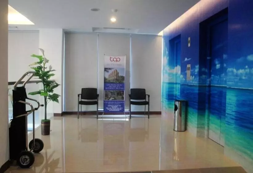 Top Hotel Manado By Gran Puri