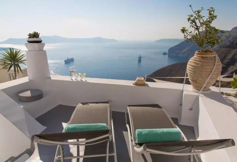 هتل Trieris Villa & Suites