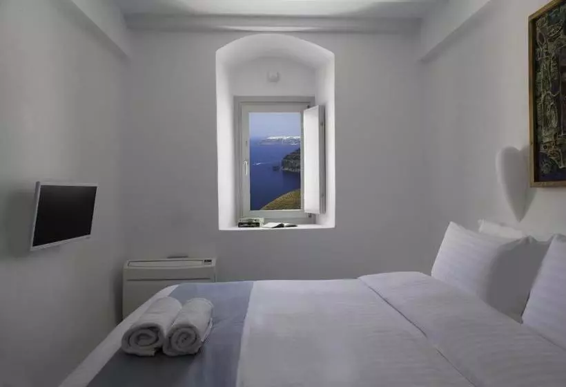 هتل Trieris Villa & Suites