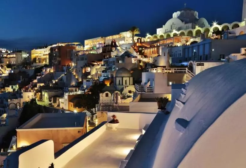 هتل Trieris Villa & Suites