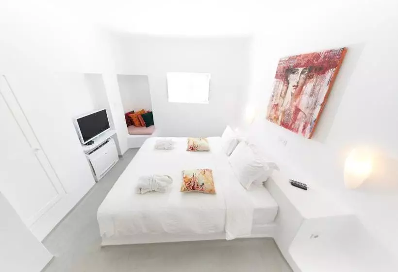 هتل Trieris Villa & Suites