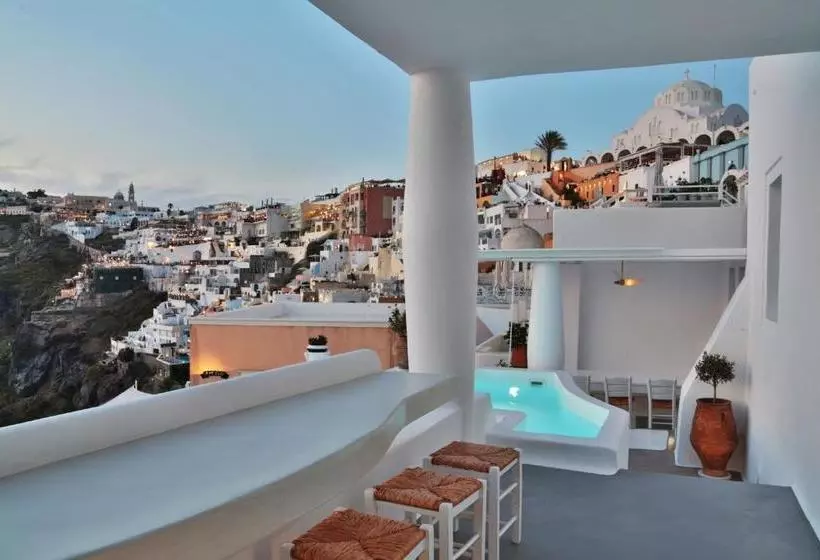 هتل Trieris Villa & Suites