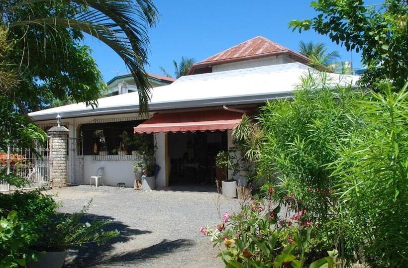 פנסיון Lapu Lapu Cottages & Restaurant