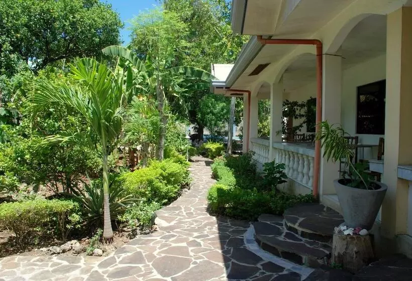 פנסיון Lapu Lapu Cottages & Restaurant