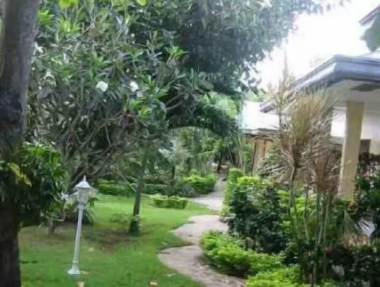 פנסיון Lapu Lapu Cottages & Restaurant