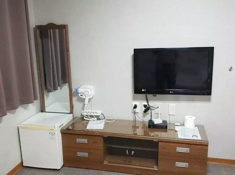 Majatalo Nabizam Motel