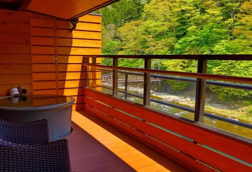 Shiobara Onsen Ryokan Kamiaizuya