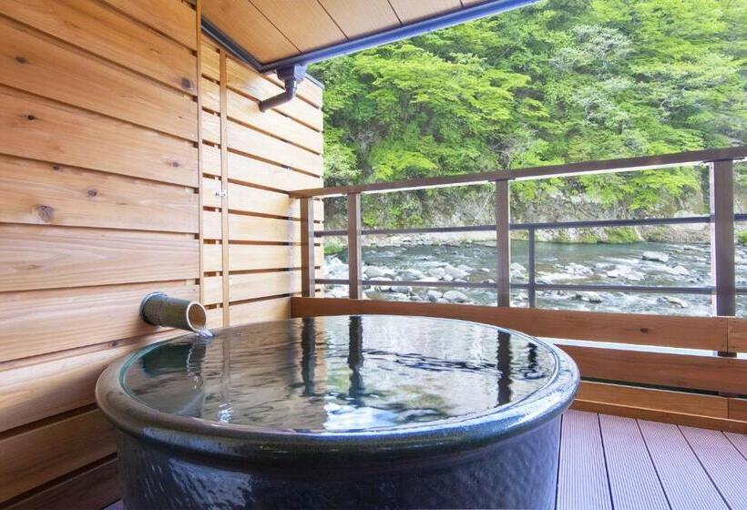 Shiobara Onsen Ryokan Kamiaizuya
