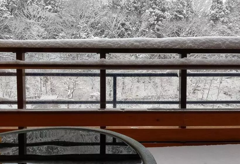 Shiobara Onsen Ryokan Kamiaizuya