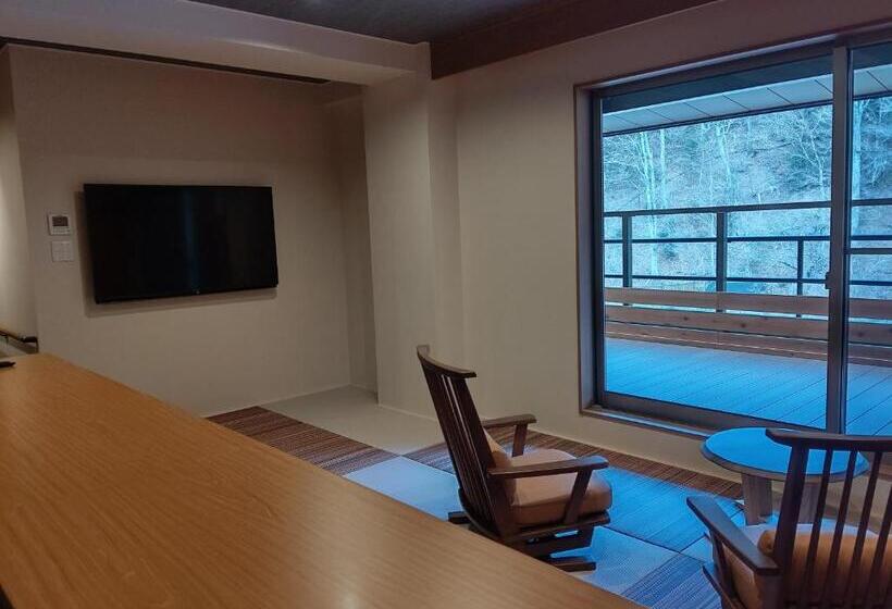 Shiobara Onsen Ryokan Kamiaizuya