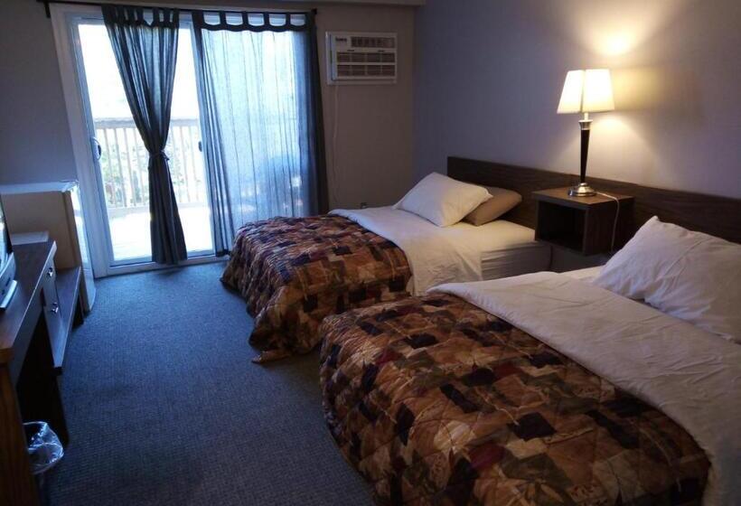 Tobermory Inn & Suites