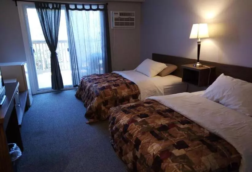 Tobermory Inn & Suites