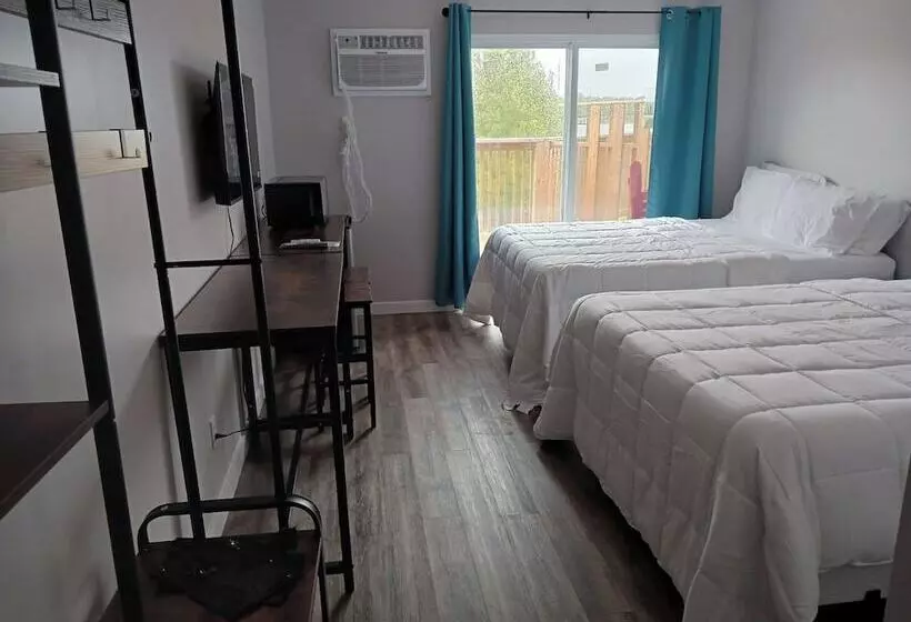 Tobermory Inn & Suites